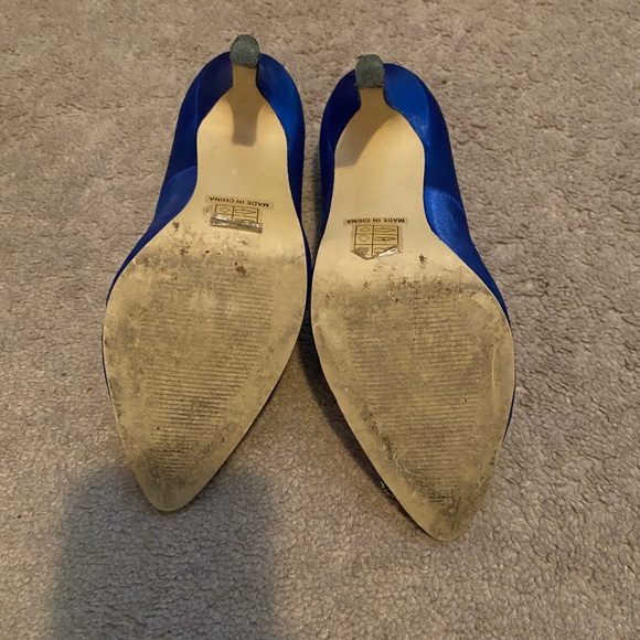 Copies of the Manolo Blahnik Hangisi - Picture 3 of 3